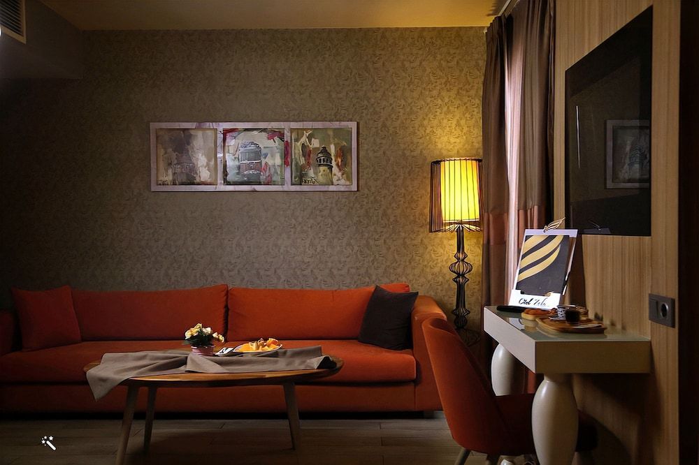 Hotel Zade Deluxe Double Room 10