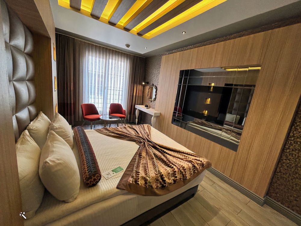 Hotel Zade Standard Double Room, 1 Bedroom, City View 4