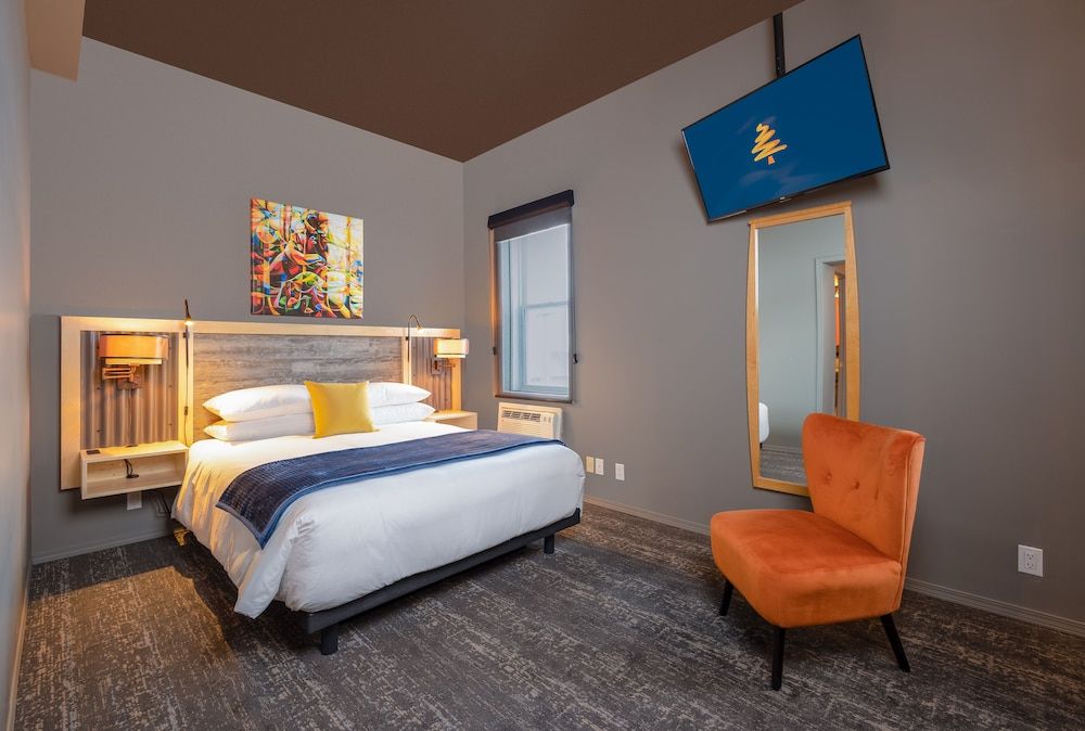 Deluxe Room, 1 Queen Bed with Sofa bed