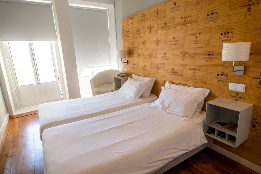 Decanting Porto House Twin Room 7