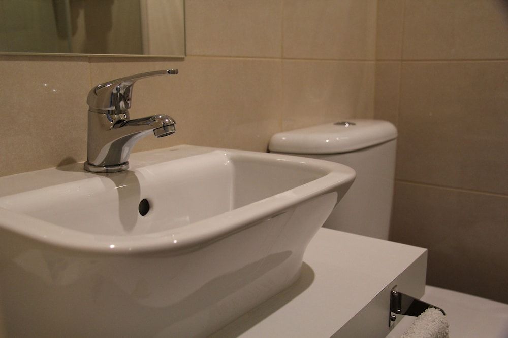 Decanting Porto House Twin Room 14