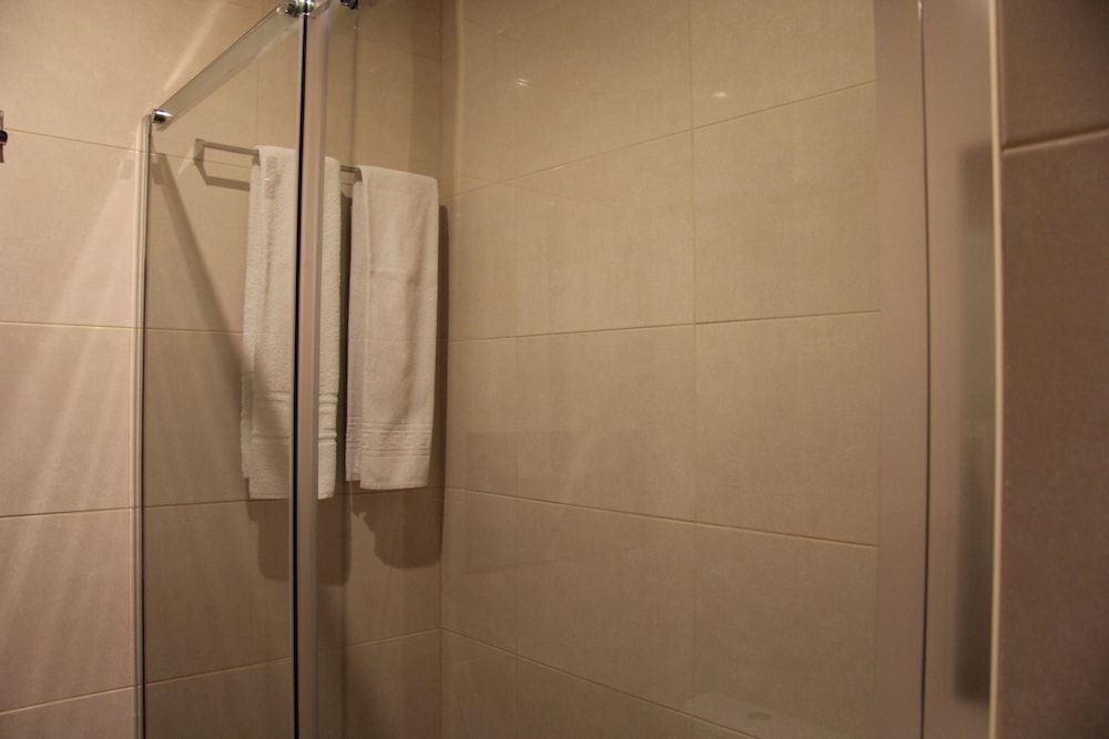 Decanting Porto House Twin Room 15