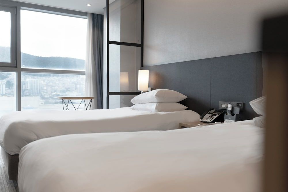 North Harbor Hotel Busan Business Twin Room, City View - If parking is full, please follow hotel staff guidance 4