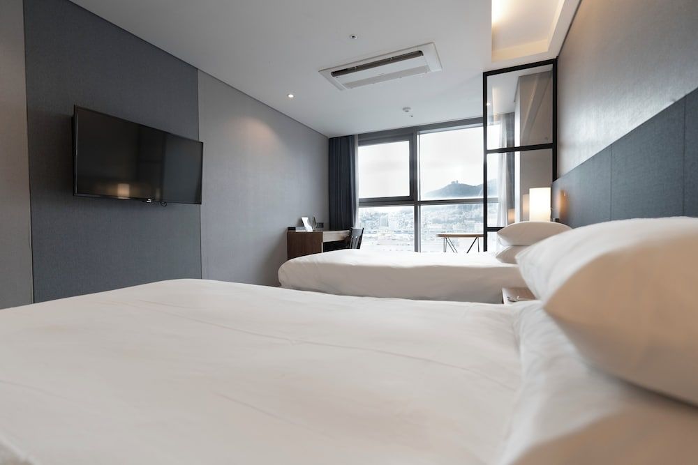 North Harbor Hotel Busan Business Twin Room, City View - If parking is full, please follow hotel staff guidance 5