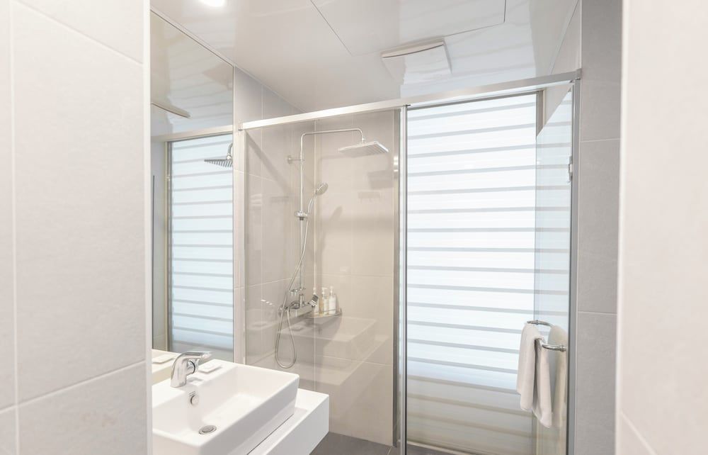 North Harbor Hotel Busan Business Triple Room, Harbor/City View 5