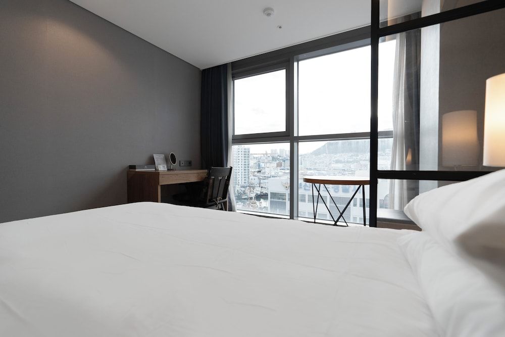 North Harbor Hotel Busan Business Twin Room, City View - If parking is full, please follow hotel staff guidance 2