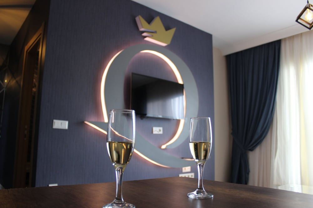 undefined Quars Suite 2