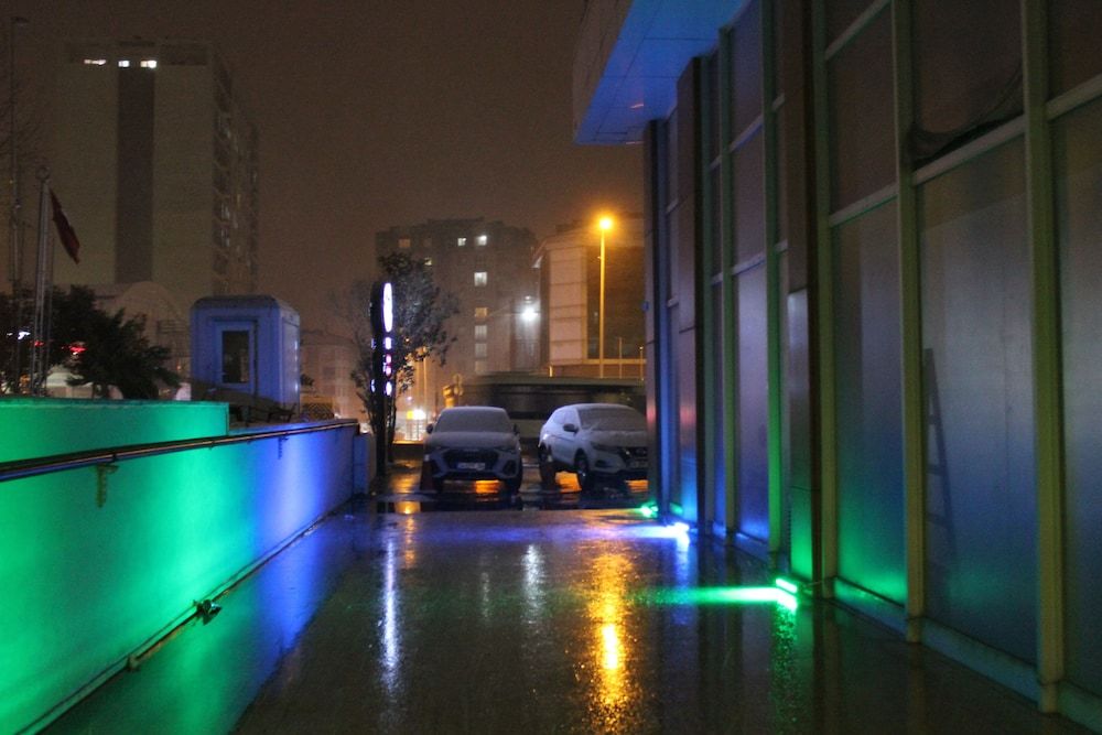 undefined Quars Suite 7