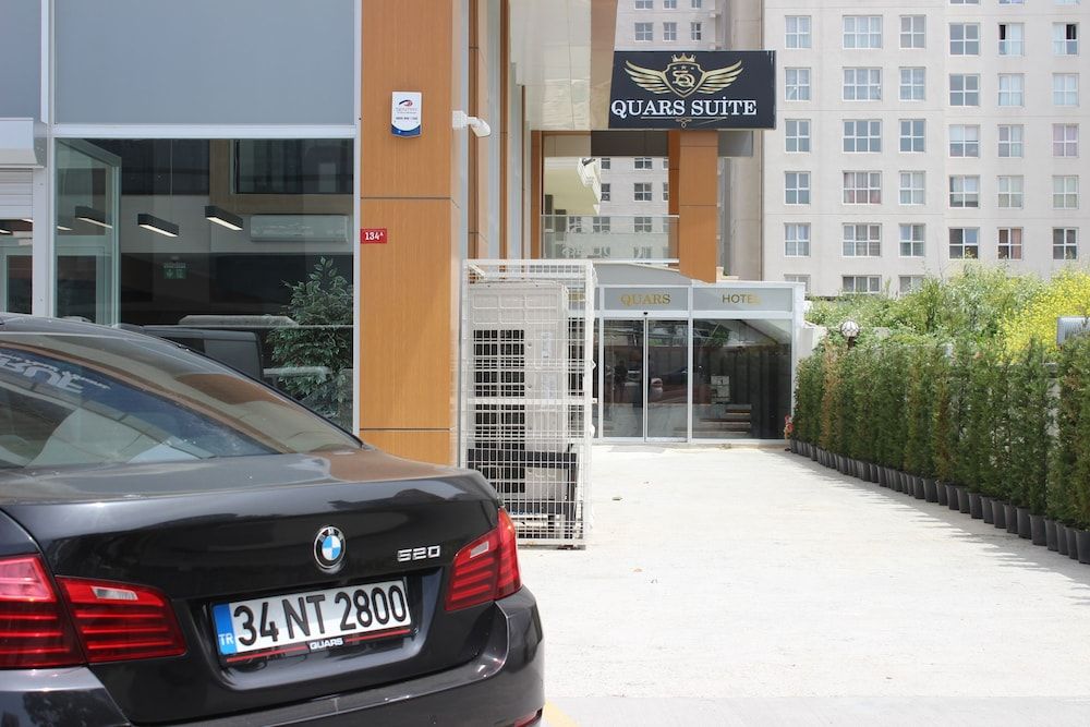 undefined Quars Suite 4