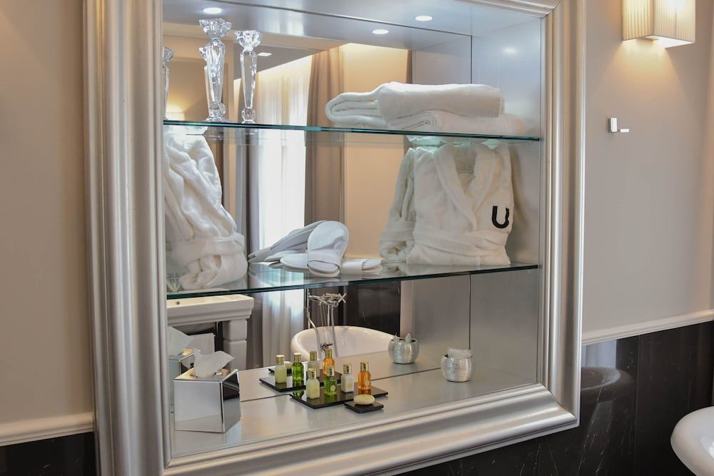 The Unique Suite Platinum 7