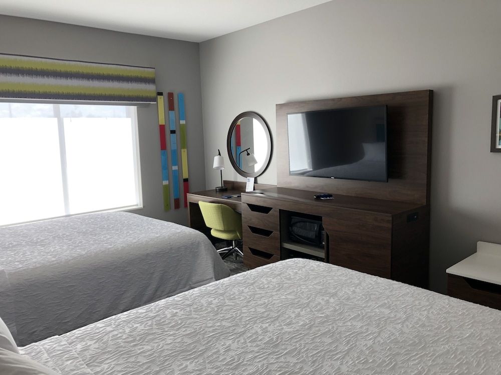 Standard Room, 2 Queen Beds, Accessible, Bathtub