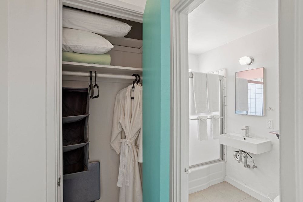 Sagewater Springs - Adult Only Premium Room, 1 King Bed, Mountain View 6