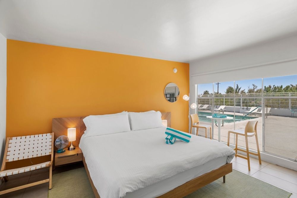 Sagewater Springs - Adult Only Standard Room, 1 King Bed, Pool View 3