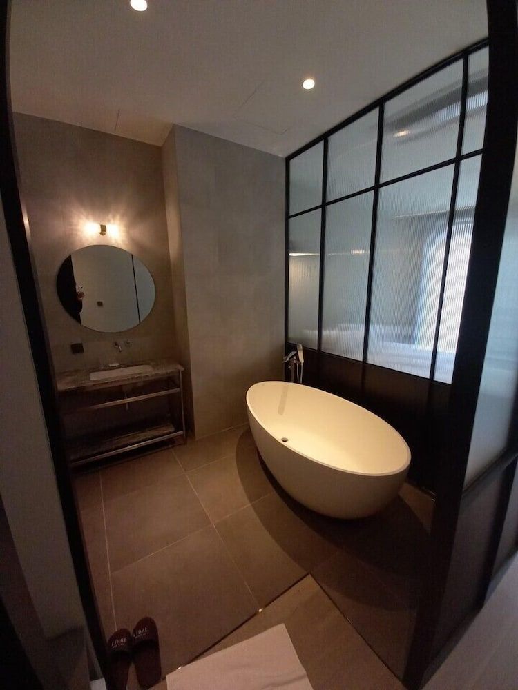 Hotel Libre Deluxe Room 8