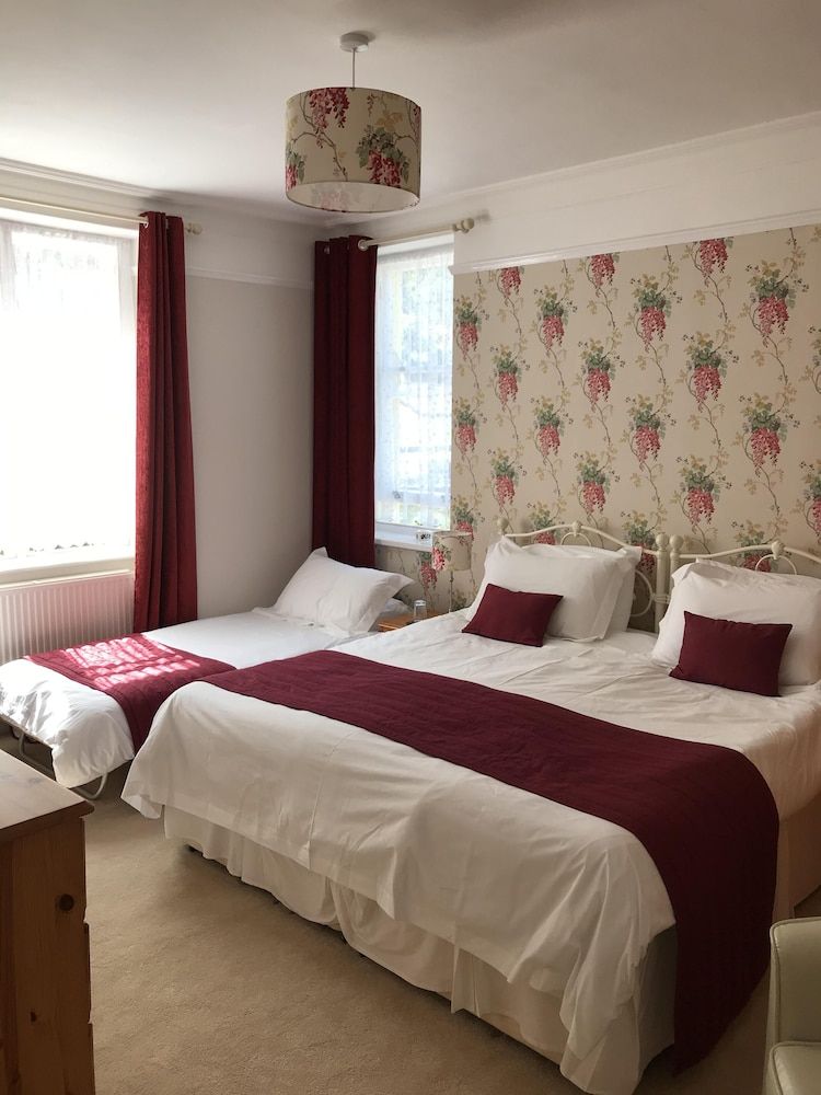 Lorna Doone House Suite, Ensuite (Superking-River view) 4