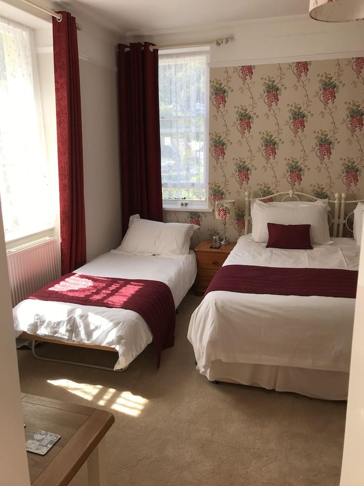 Lorna Doone House Suite, Ensuite (Superking-River view) 3