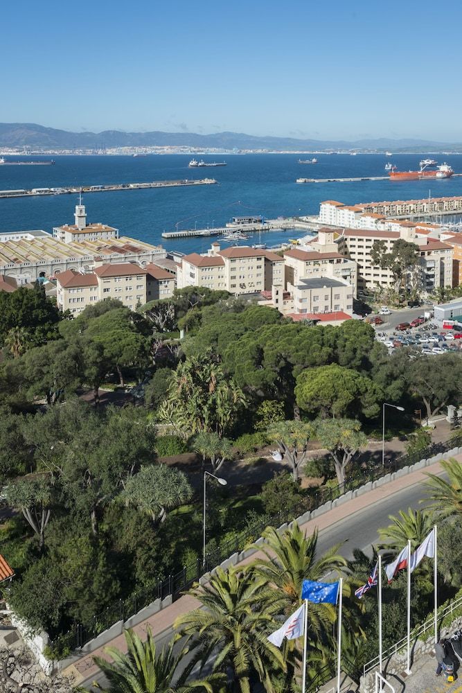 The Rock Hotel Twin Room, Sea View 4