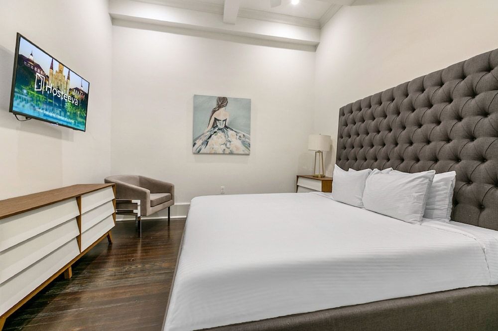 Signature Condo, 2 Bedrooms, City View