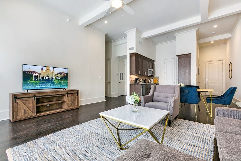 Signature Condo, 2 Bedrooms, City View