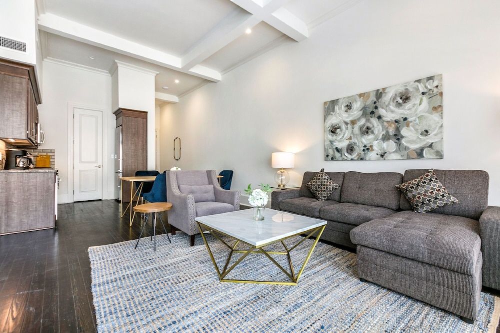 Family Condo, City View
