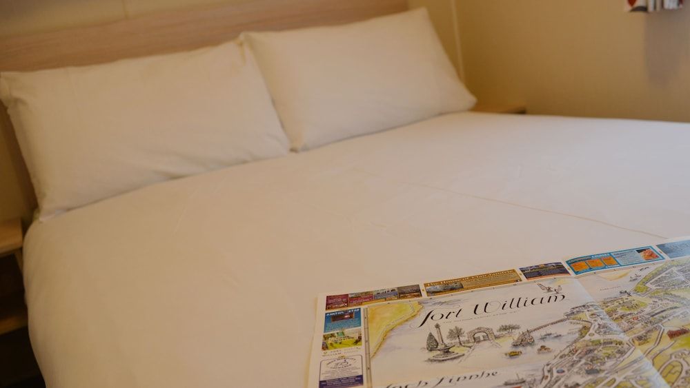 Linnhe Lochside Holidays Small Caravan with Loch View - Pet Friendly