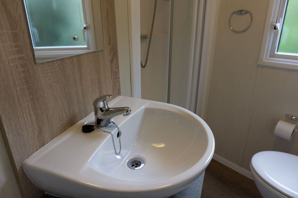 Linnhe Lochside Holidays Small Caravan with Loch View - Pet Friendly 2