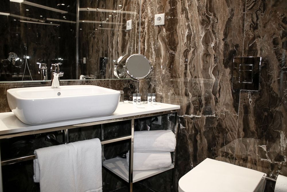 OCA Oriental Porto Standard Double or Twin Room 11