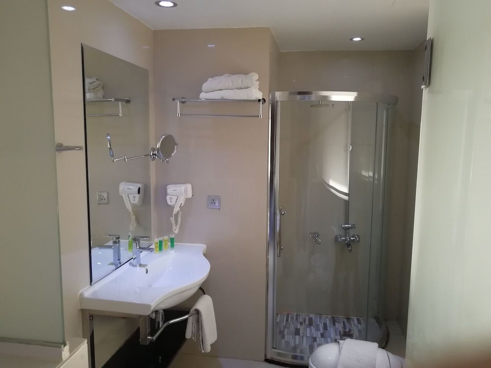 Ata Ali Hotel Triple Room, 3 Twin Beds 3