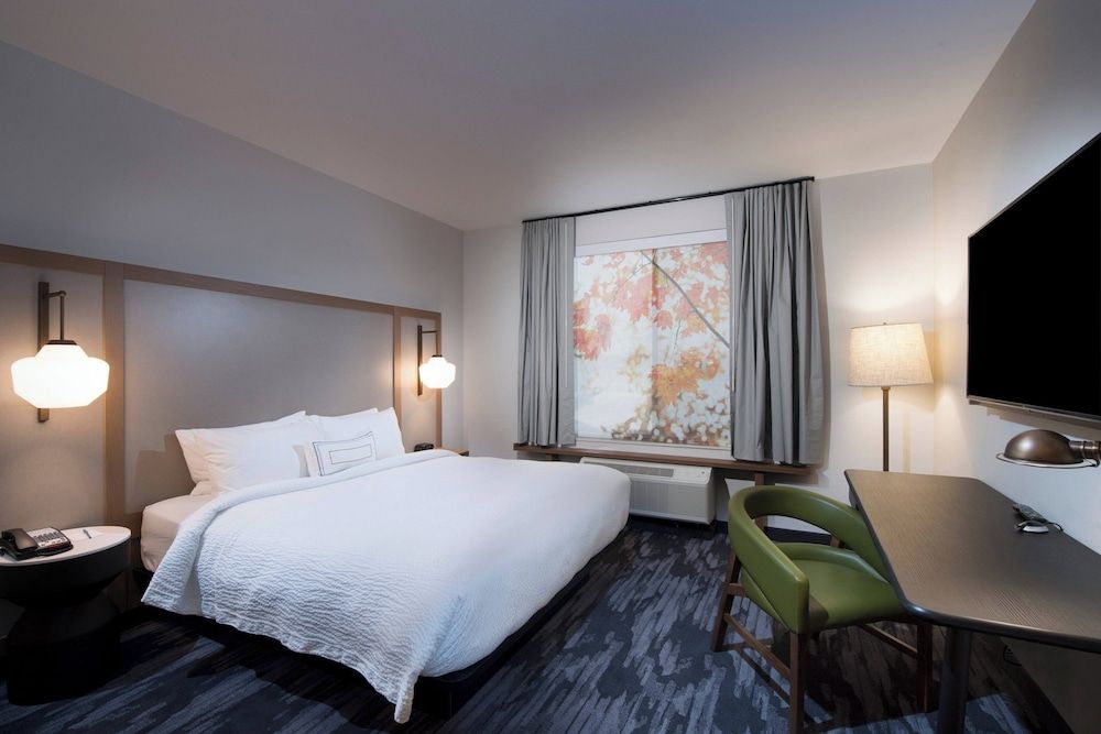 Room, 1 King Bed, Non Smoking