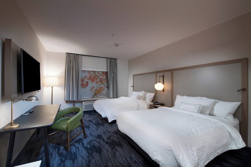 Room, 2 Queen Beds, Non Smoking (Mobility/Hearing Accessible, Tub)