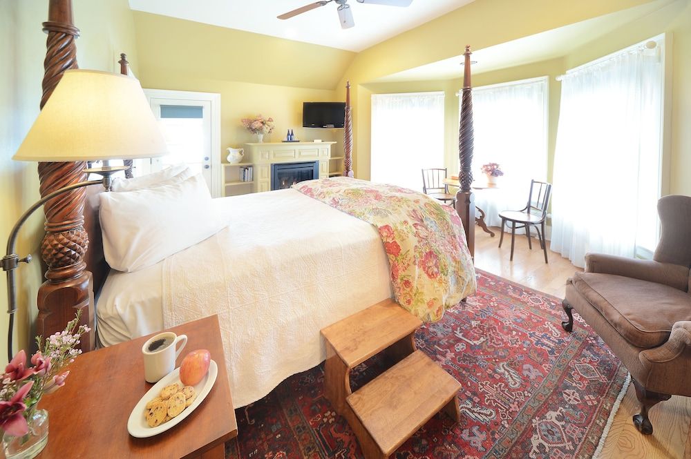 The Springwater B&B Room, 1 Queen Bed, Non Smoking (High Rock Spring Room)
