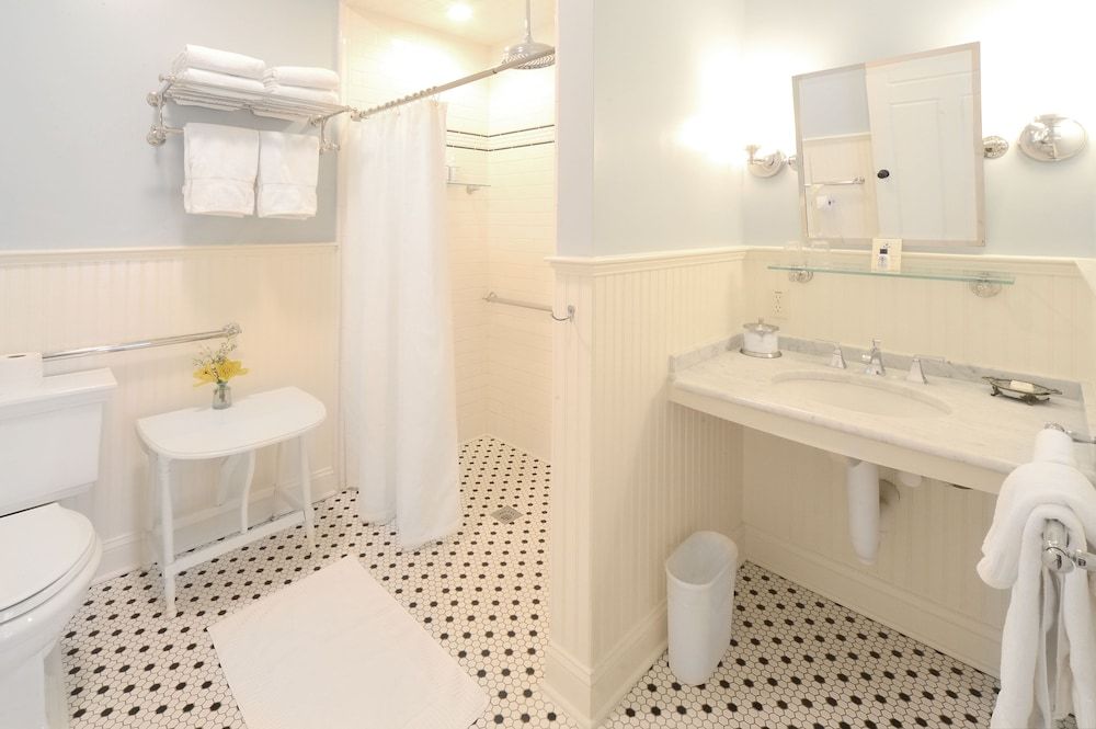 The Springwater B&B Room, 1 Queen Bed, Non Smoking (Congress Spring Room)