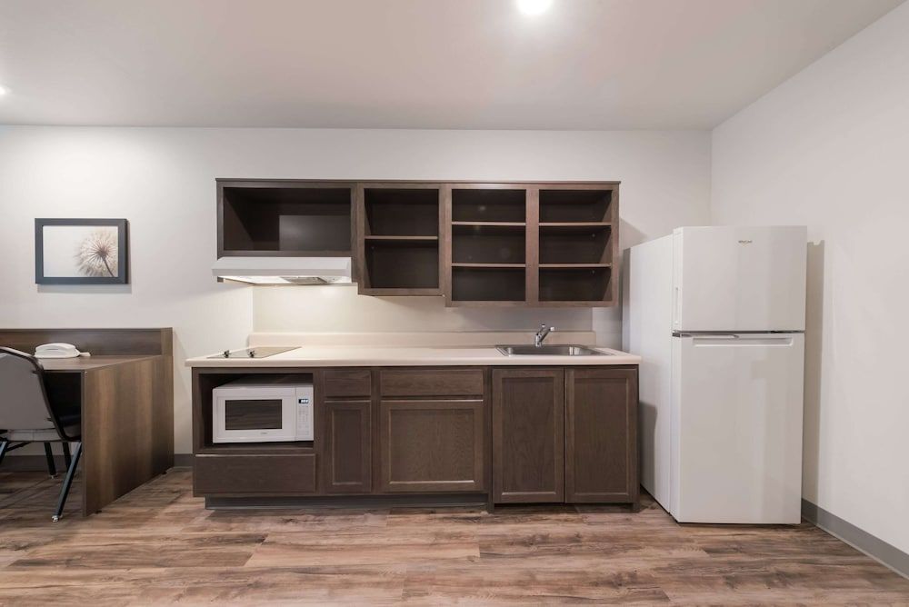 Woodspring Suites Philadelphia Northeast Room, 1 Queen Bed, Accessible, Non Smoking (Transfer Shower) 5