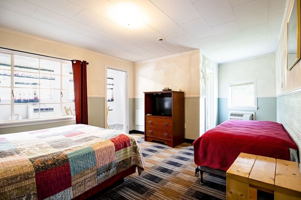 Room, Multiple Beds, Kitchenette