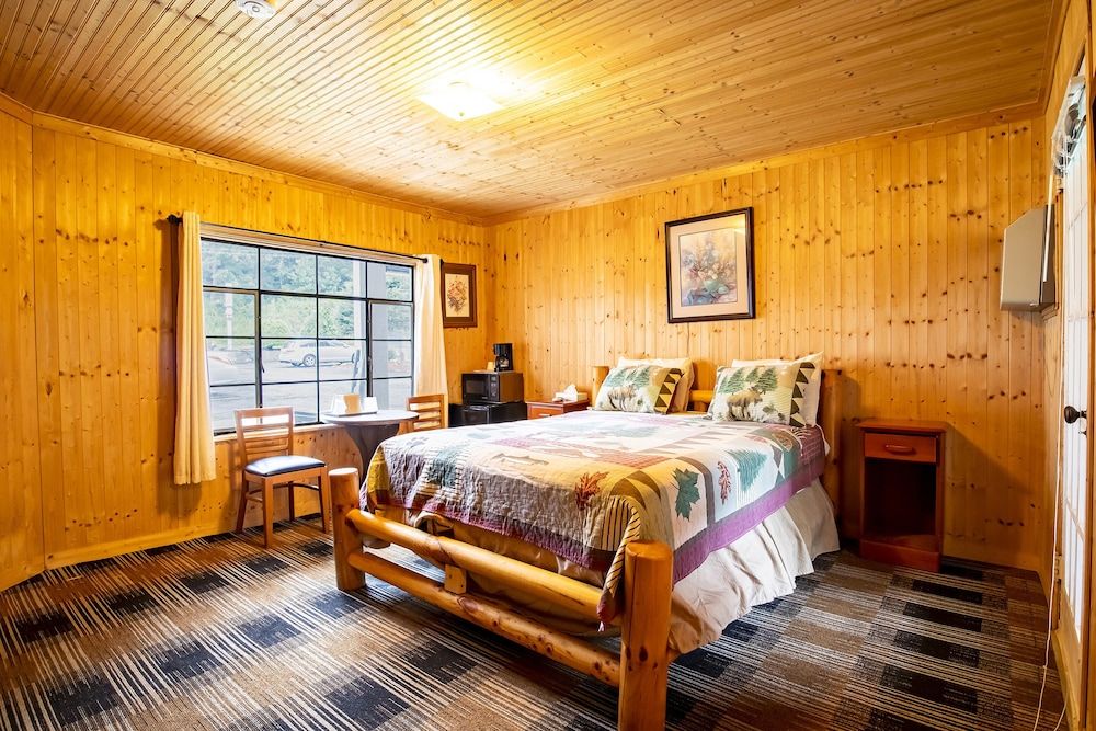 Lloyd's On The River Country Inn By Oyo Room, 1 Queen Bed, River View 7