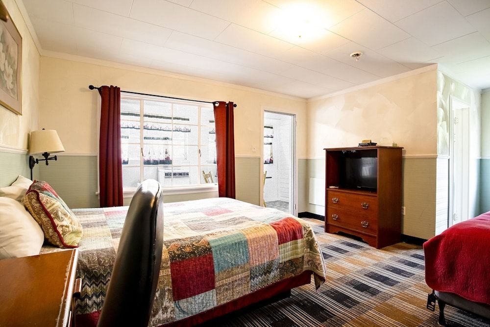 Room, Multiple Beds, Kitchenette