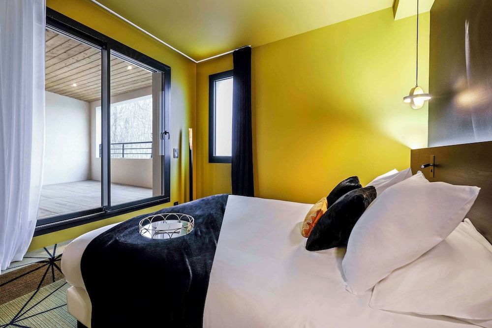 Suite, 1 King Bed, Non Smoking (with Sofabed)