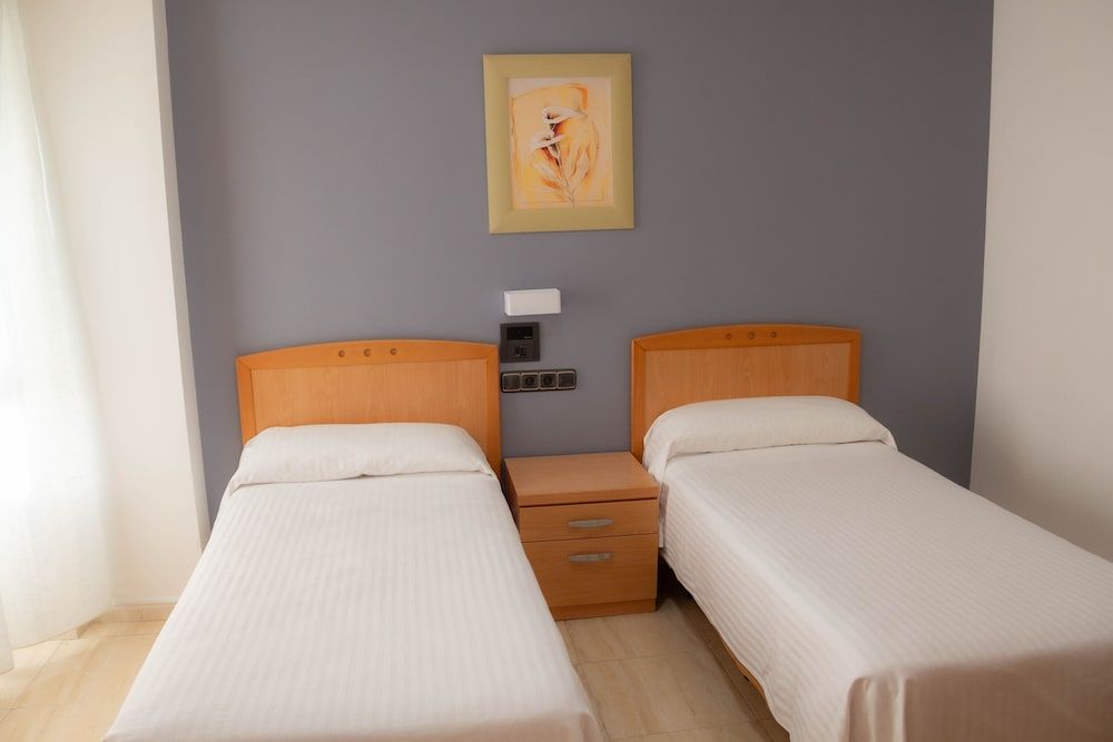 Hostal Meseguer Twin Room 6