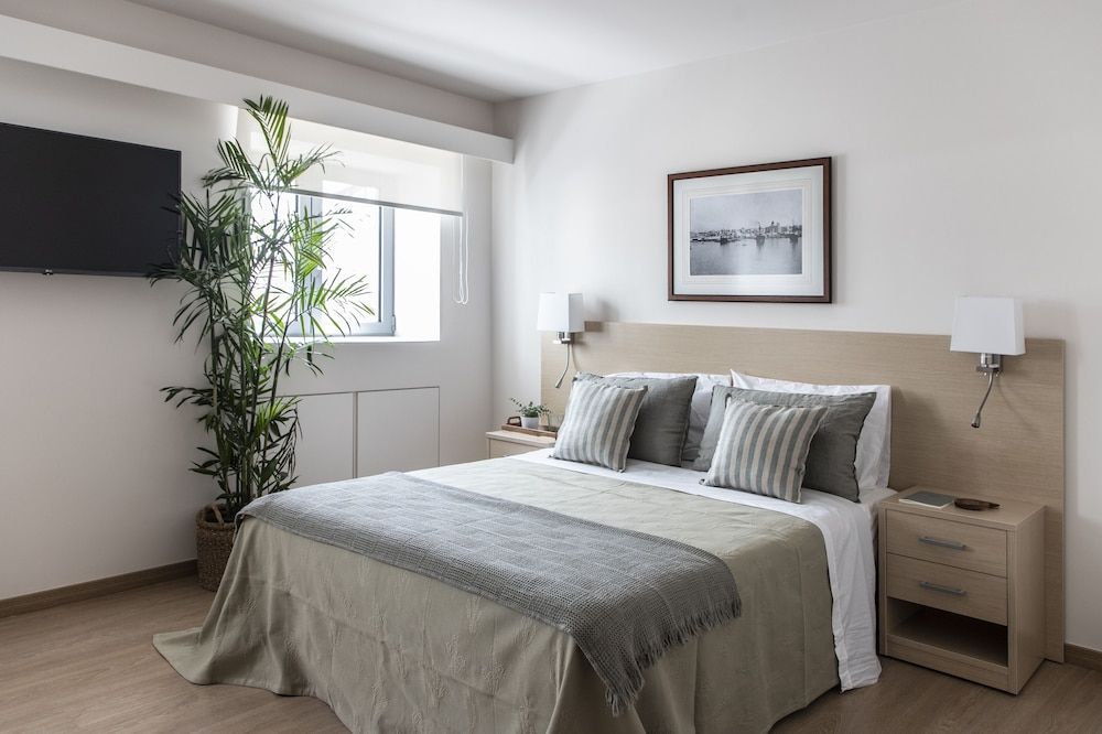 undefined Gallery Suites & Residences, Piraeus 3