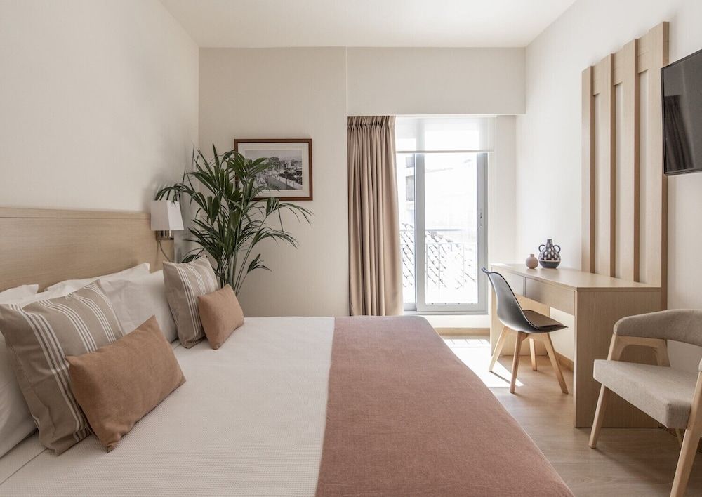 undefined Gallery Suites & Residences, Piraeus 4