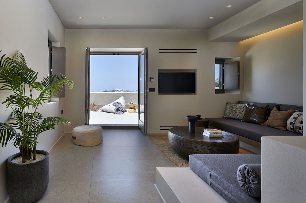Halcyon Days Suites Zenith, Executive Suite with Private Pool 2