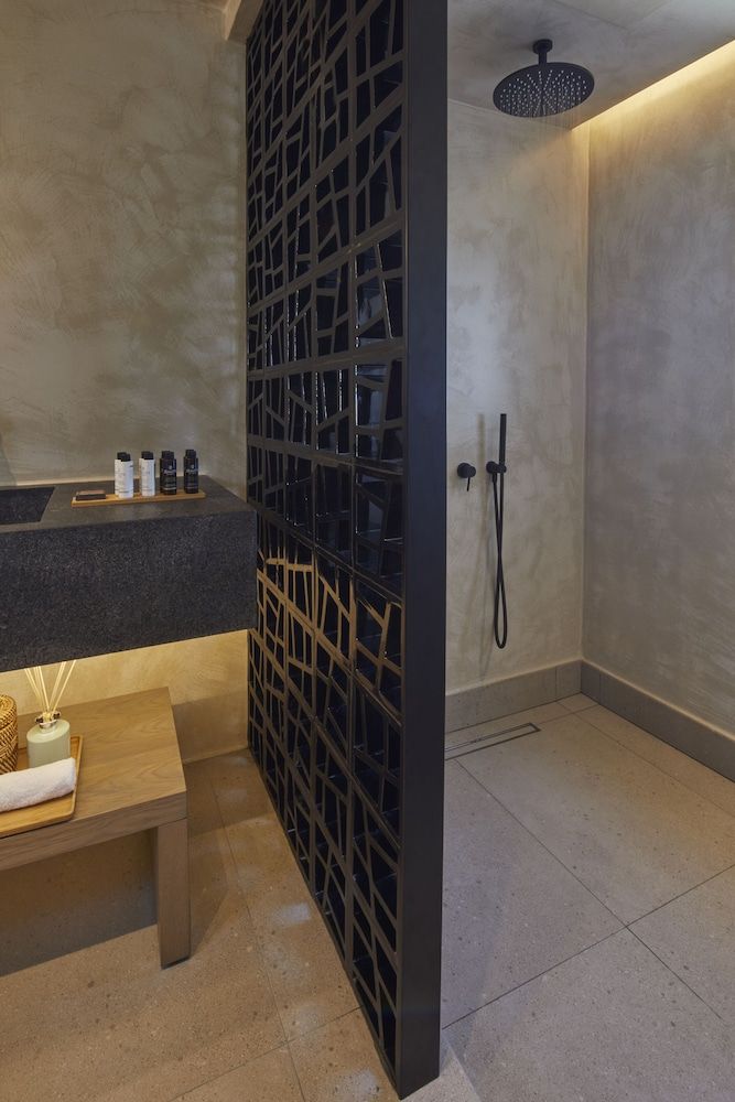 Halcyon Days Suites Euphoria Suite with Outdoor Jacuzzi 6