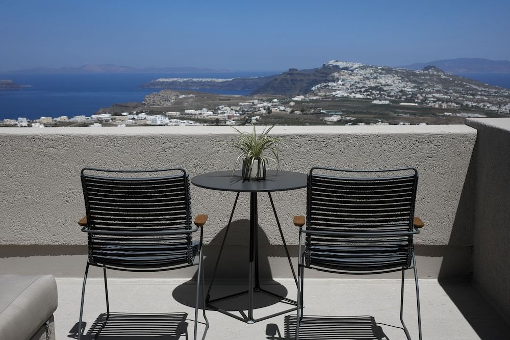 Halcyon Days Suites Euphoria Suite with Outdoor Jacuzzi 3