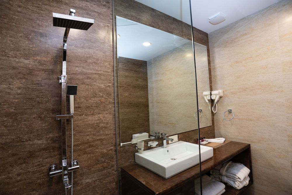 Gallery Art Hotel Standard Double or Twin Room, Non Smoking 7