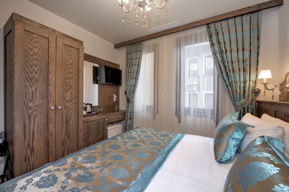 Perapolis Hotel Standard Double Room, 1 King Bed 7