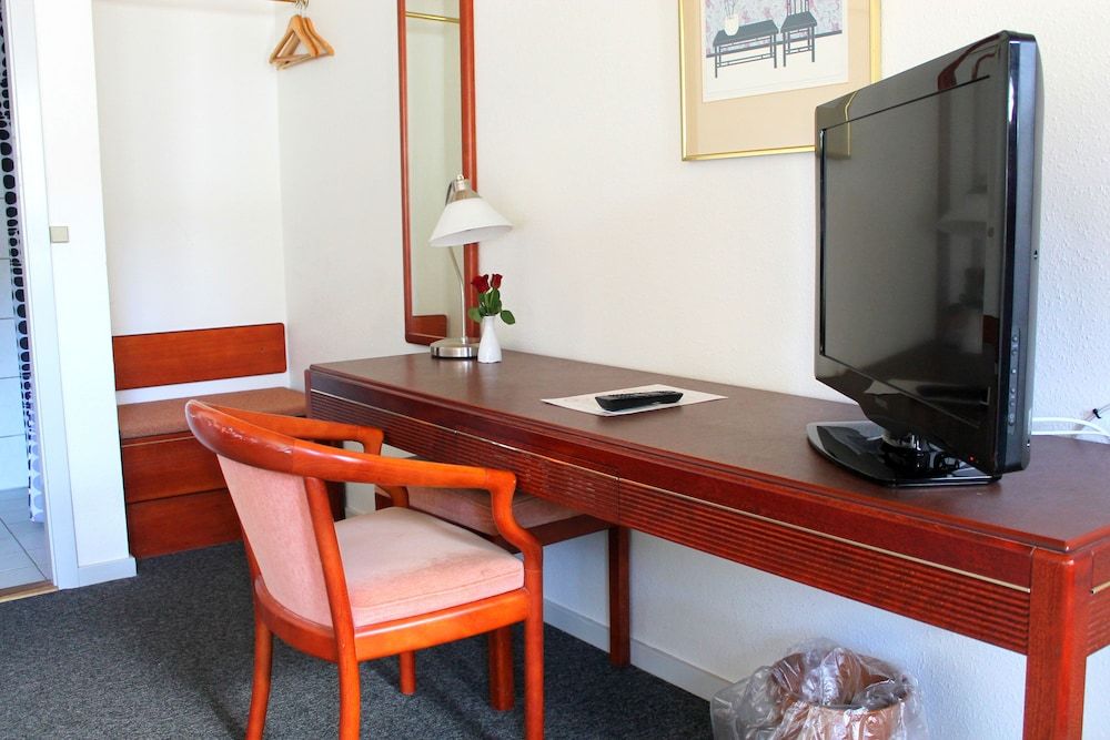 Hotel Medio Single Room 4