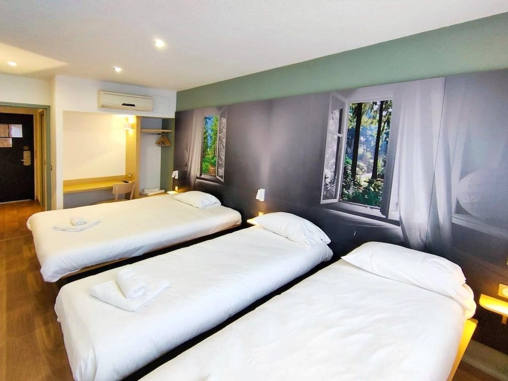 B&B HOTEL Cambrai Triple Room 2