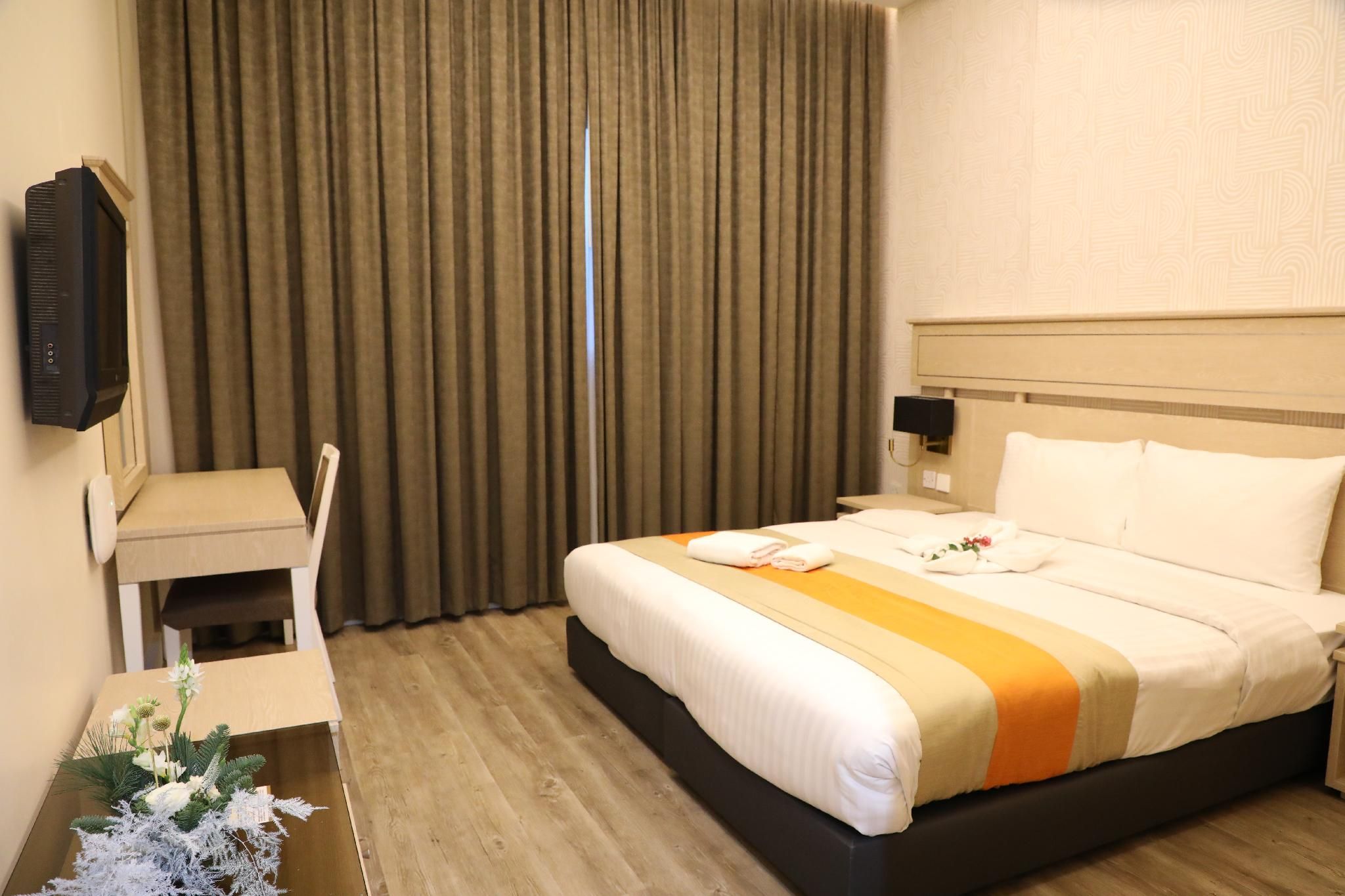 Wescott Plaza Hotel Apartments