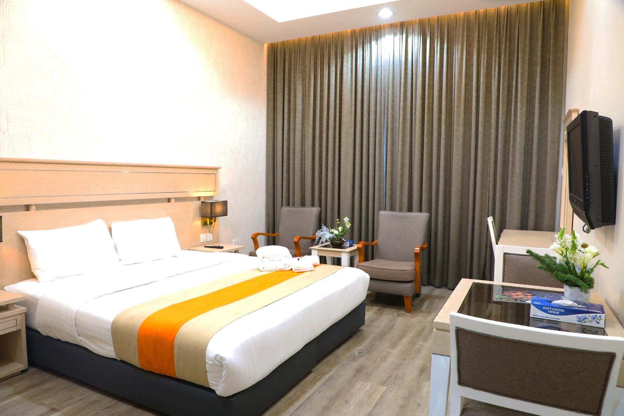 Wescott Plaza Hotel Apartments