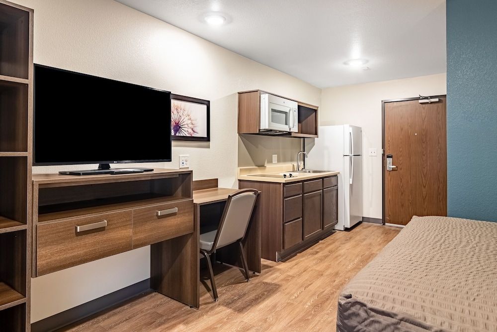 WoodSpring Suites Toledo Maumee